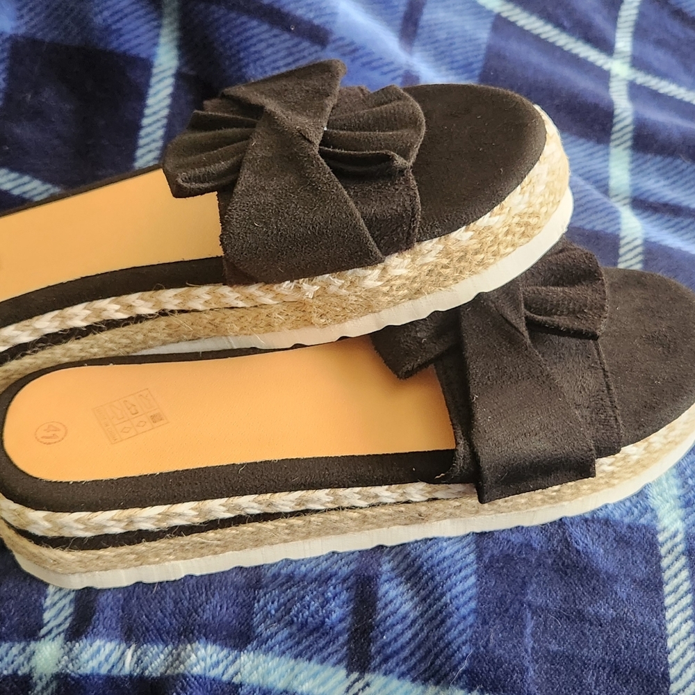 Sandals - Picture 2 of 5